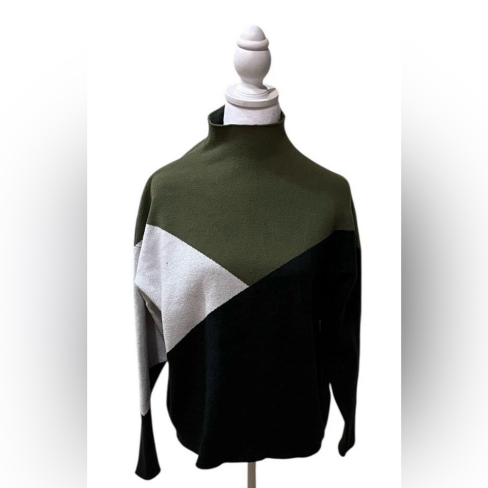 Tahari Sage Green Knit Top